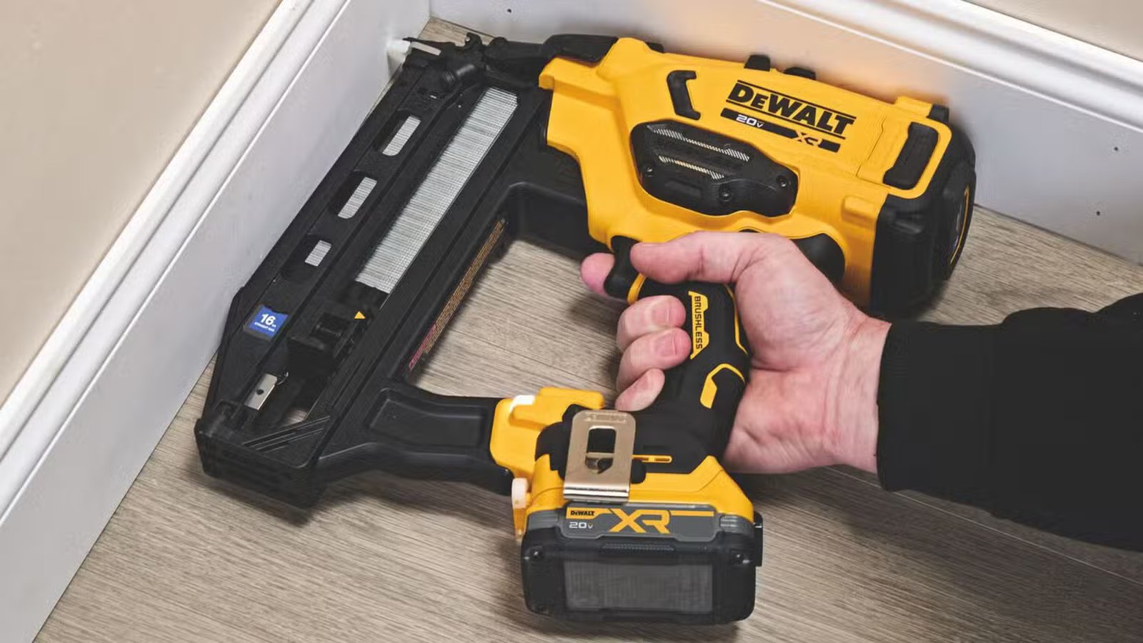 Cloueur Dewalt neuf