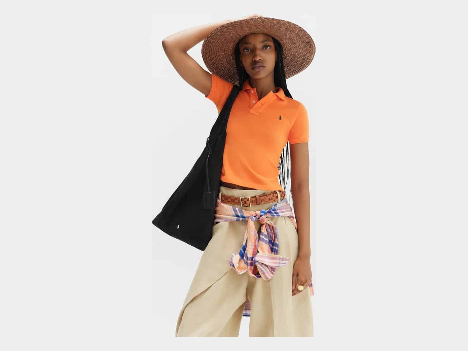 Un polo Ralph Lauren avec la broderie emblématique du joueur de polo, présentée dans une gamme de couleurs. (5 sur 6)