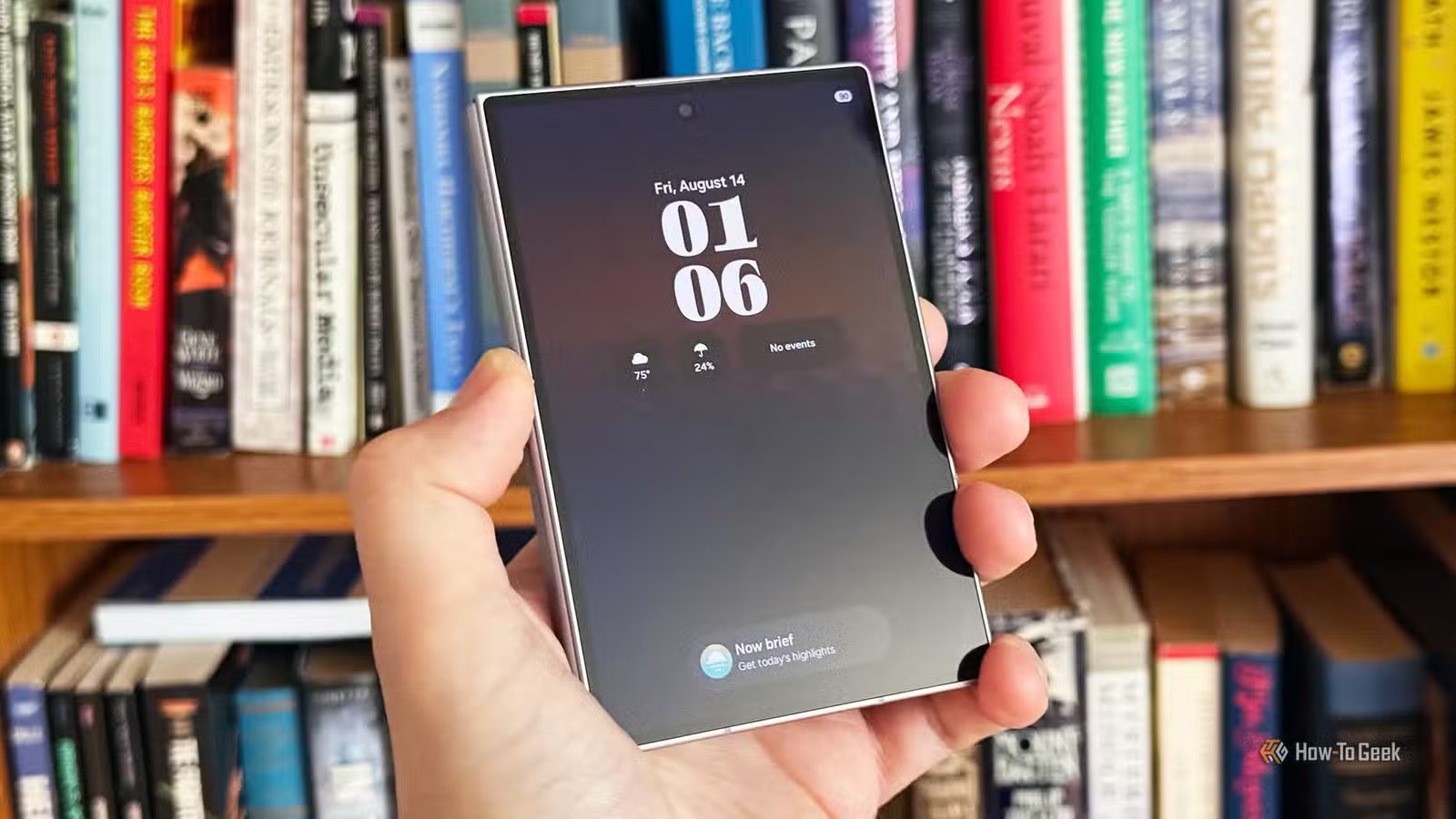 Un Samsung Galaxy 7 Fold 8 plié.