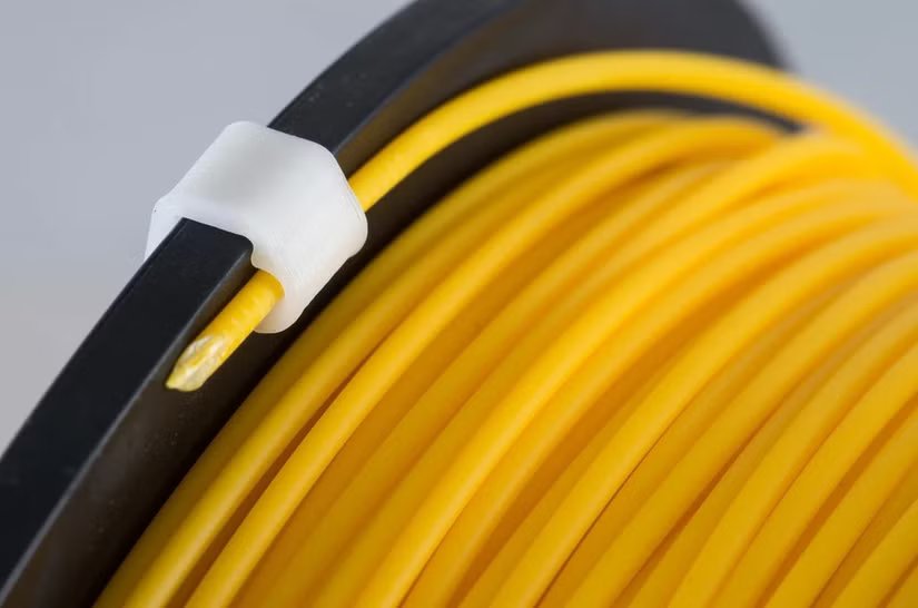 Clip de filament imprimé en 3D par Walter, utilisateur de Thingiverse.