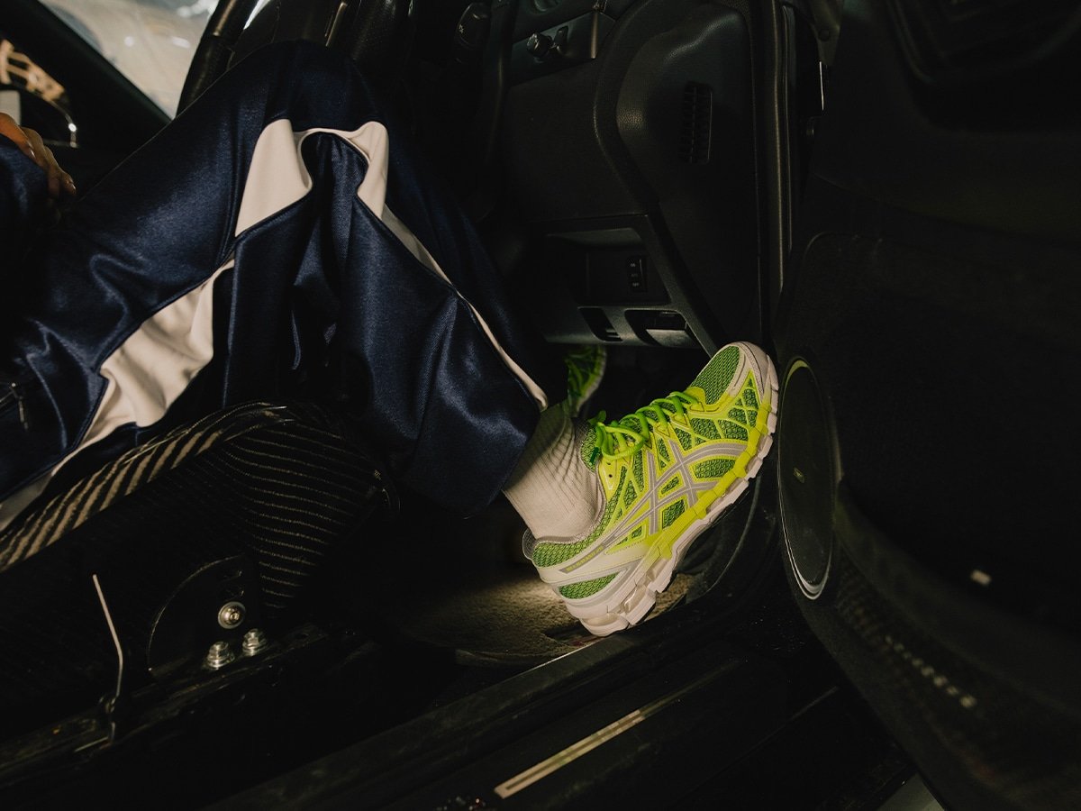 Là-haut x asics gel kayano 20 à pied dans la voiture 2