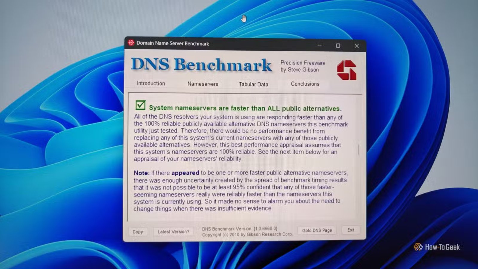 DNS Benchmark montrant que les serveurs de noms du système sont plus rapides que toutes les alternatives publiques.