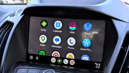 Lanceur d'application Android Auto dans une voiture Ford