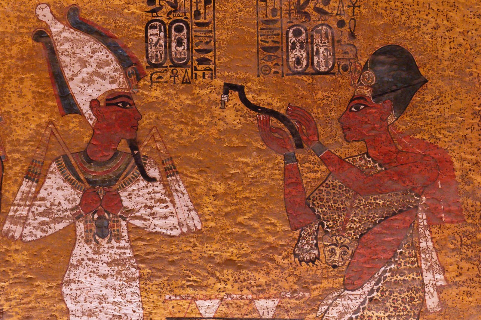 Une cérémonie d'ouverture de la bouche représentée sur le mur du tombeau de Toutankhamon