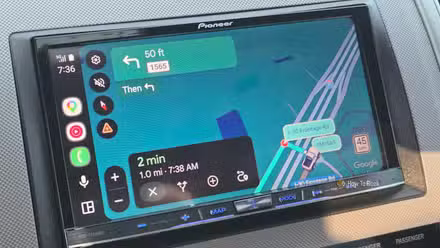 Nouveau mode immersif de Google Maps affiché sur Android Auto