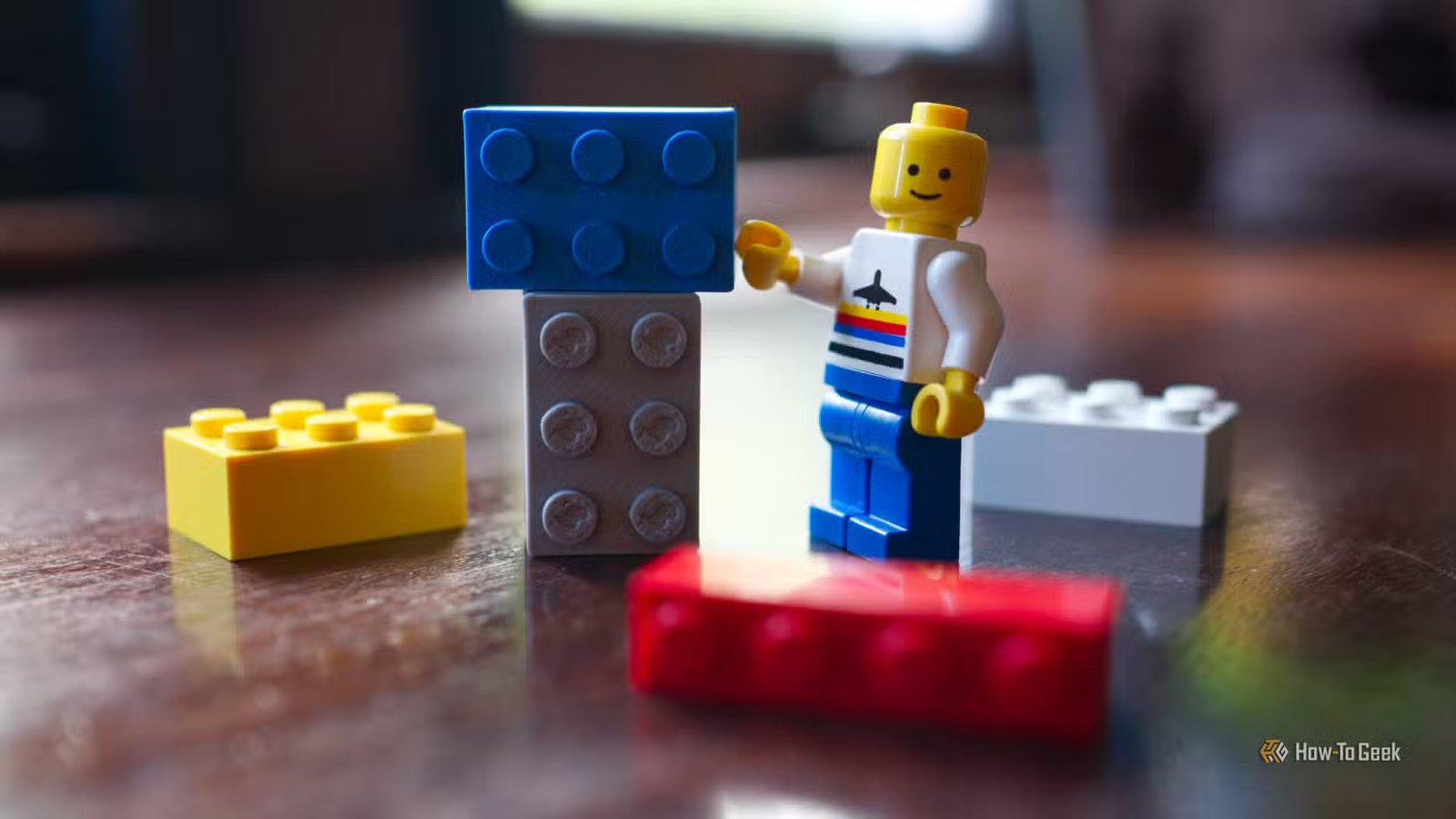 Briques LEGO imprimées en 3D avec une figurine.