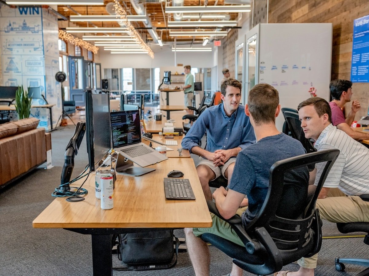 Les hommes peuvent-ils porter des shorts au bureau